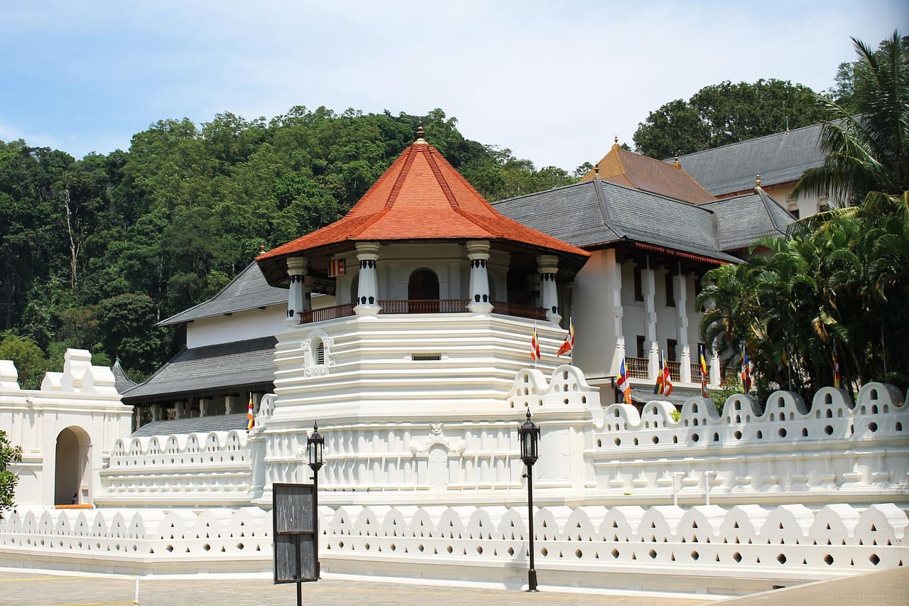 Temple of the Tooth, Kandy